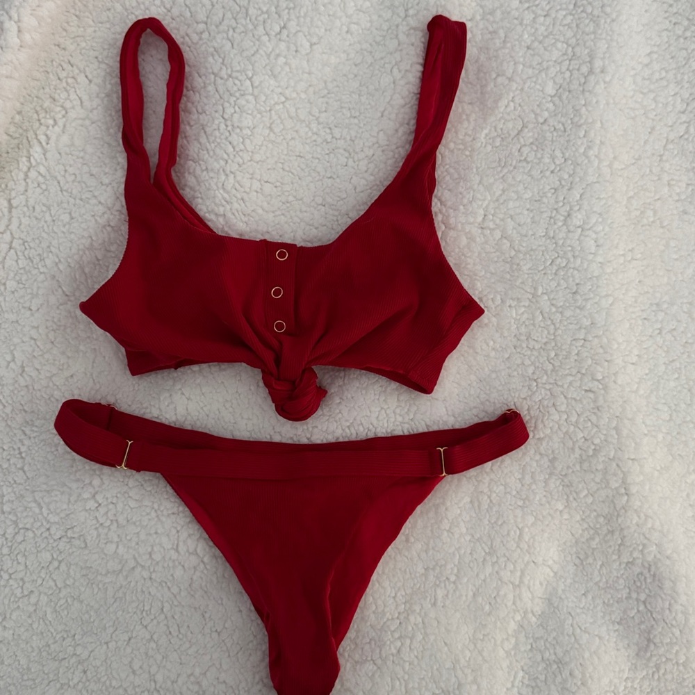 Beach Bunny Red Knotted Women's Bikini Top